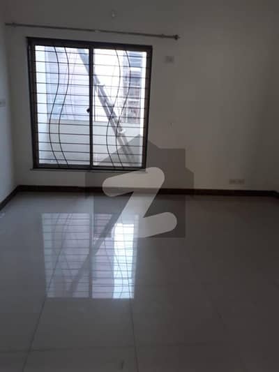 17 Marla 4 Bedrooms With Attached Washrooms BRIG House With Good Location Available For Sale In Askari 10 Sec F.
