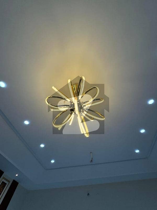 بہادر پور ملتان میں 6 کمروں کا 10 مرلہ مکان 1.9 کروڑ میں برائے فروخت۔ بہادر پور ملتان میں 6 کمروں کا 10 مرلہ مکان 1.9 کروڑ میں برائے فروخت۔