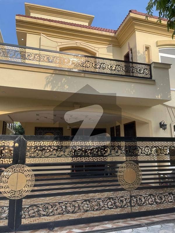 بحریہ انکلیو - سیکٹر سی 1 بحریہ انکلیو,بحریہ ٹاؤن,اسلام آباد میں 5 کمروں کا 10 مرلہ مکان 5.5 کروڑ میں برائے فروخت۔