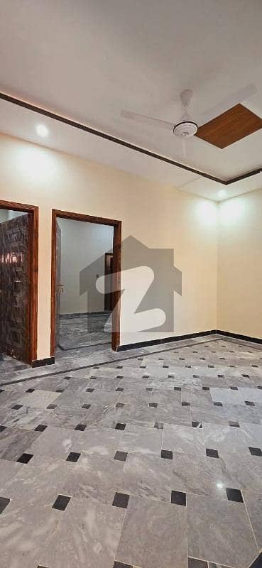 گرین ایونیو اسلام آباد میں 2 کمروں کا 5 مرلہ بالائی پورشن 28.0 ہزار میں کرایہ پر دستیاب ہے۔