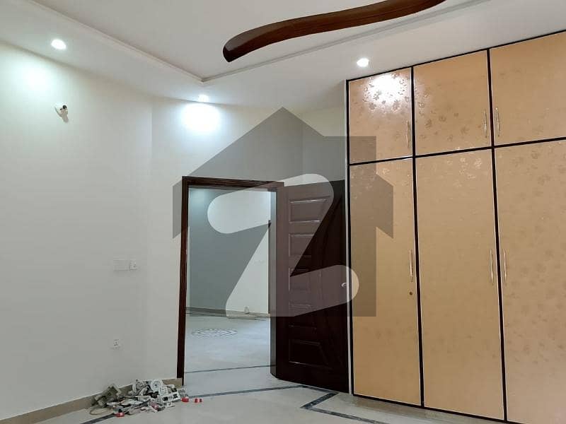 10 MARLA FIRST FLOOR HOT LOCATION LIKE NEW 10 MARLA FIRST FLOOR HOT LOCATION LIKE NEW