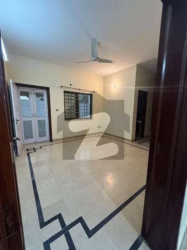 جی ۔ 13 اسلام آباد میں 3 کمروں کا 10 مرلہ بالائی پورشن 85.0 ہزار میں کرایہ پر دستیاب ہے۔ جی ۔ 13 اسلام آباد میں 3 کمروں کا 10 مرلہ بالائی پورشن 85.0 ہزار میں کرایہ پر دستیاب ہے۔