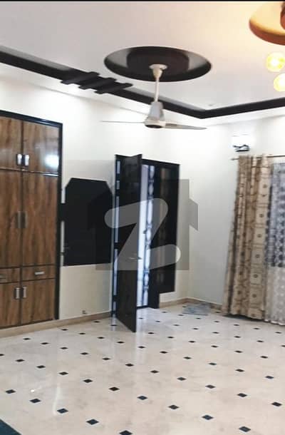 400 Yards For Rent 1st Floor 3 BED Drawing Dining All Utilities Available For Small Size Families Preference Kaneez Fatima society 16A