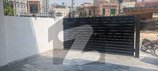 Prime Location House For rent Is Readily Available In Prime Location Of Central Park Housing Scheme Prime Location House For rent Is Readily Available In Prime Location Of Central Park Housing Scheme