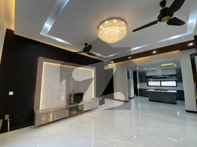 01 Kanal Full Basement House In Dha Lahore