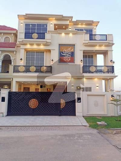 10 Marla Corner Tripal Story For Sale In Royle Orchard Multan