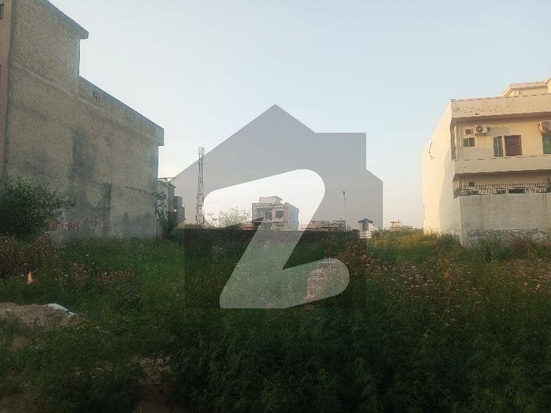 40*80 Plot Near Jinnah Gardens Entrance 40*80 Plot Near Jinnah Gardens Entrance