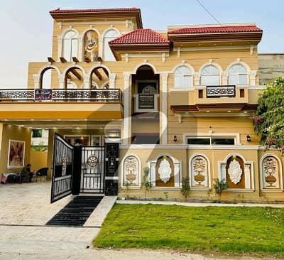 پی جی ای سی ایچ ایس فیز 2 پنجاب گورنمنٹ ایمپلائیز سوسائٹی,لاہور میں 6 کمروں کا 1 کنال مکان 6.4 کروڑ میں برائے فروخت۔