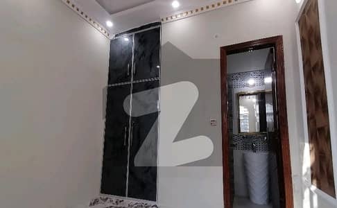 لالہ زار گارڈن لاہور میں 3 کمروں کا 2 مرلہ مکان 68.5 لاکھ میں برائے فروخت۔