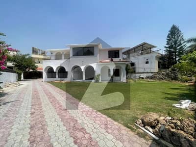 House Of 1200 Square Yards Is Available For Rent