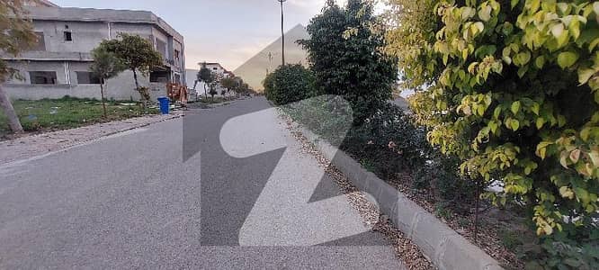 Corner Commercial Plot For Sale In Top City-1