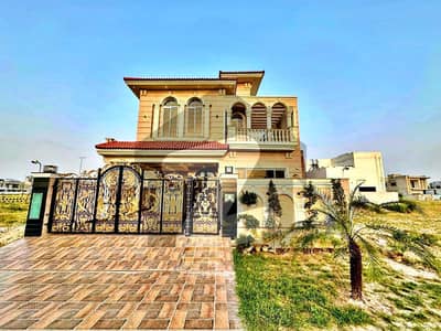 ڈی ایچ اے فیز 7 ڈیفنس (ڈی ایچ اے),لاہور میں 4 کمروں کا 10 مرلہ مکان 5.5 کروڑ میں برائے فروخت۔ ڈی ایچ اے فیز 7 ڈیفنس (ڈی ایچ اے),لاہور میں 4 کمروں کا 10 مرلہ مکان 5.5 کروڑ میں برائے فروخت۔