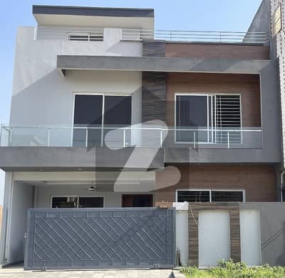 Elegant Double Storey 8 Marla A+ Constructed Home on 60 Ft Main Road Elegant Double Storey 8 Marla A+ Constructed Home on 60 Ft Main Road