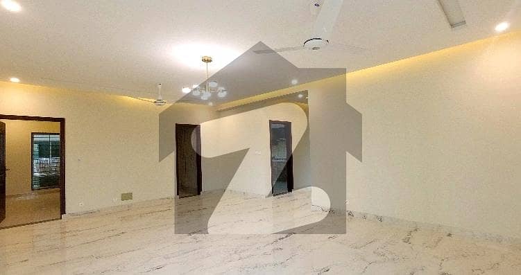 In Askari 10 10 Marla Flat For rent In Askari 10 10 Marla Flat For rent