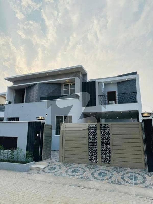 Ideal 10 Marla House Available In Model Town, Model Town Ideal 10 Marla House Available In Model Town, Model Town