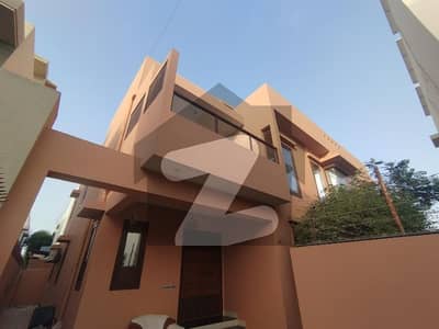 Owner-Built 500 Sq Yards West Open House for Sale in Muhafiz 5 Bedrooms