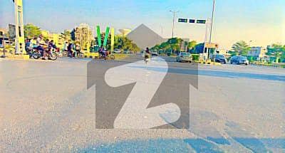 PLOT NO 150 U DHA PHASE 7 MAIN 150 FEET ROAD KI BACK NEAR CERRFOUR