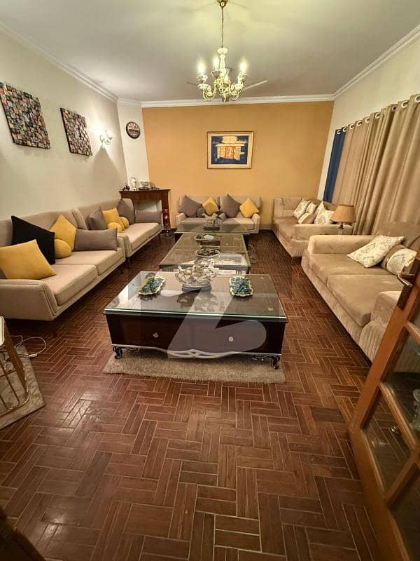 Kanal House for sale in F-11/2 Islamabad