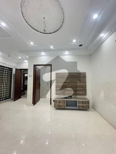 DHA PHASE 8 AIRAVENUE 10 MARLA LOWER PORTION AVAILABLE