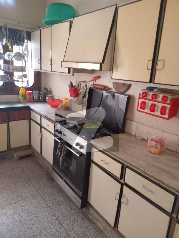 3 beds & 2 baths upper portion available for rent 3 beds & 2 baths upper portion available for rent