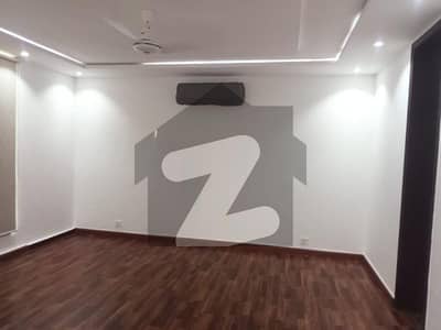 ڈی ایچ اے فیز 3 ڈیفنس (ڈی ایچ اے),لاہور میں 3 کمروں کا 1 کنال بالائی پورشن 1.3 لاکھ میں کرایہ پر دستیاب ہے۔ ڈی ایچ اے فیز 3 ڈیفنس (ڈی ایچ اے),لاہور میں 3 کمروں کا 1 کنال بالائی پورشن 1.3 لاکھ میں کرایہ پر دستیاب ہے۔