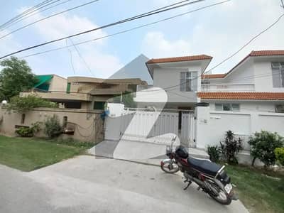 TEN MARLA HOUSE AVAILABLE FOR RENT IN DHA PHASE 1