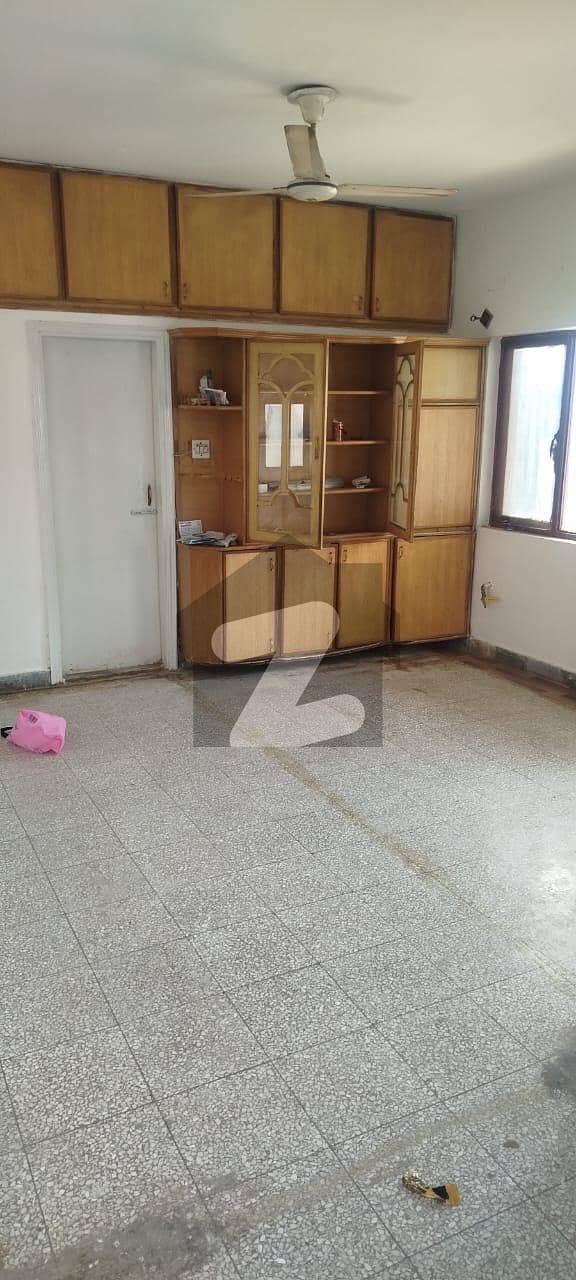 Flat For Rent In G-11/4 C Type 3rd Floor Flat For Rent In G-11/4 C Type 3rd Floor