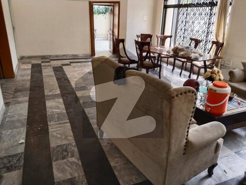ایف ۔ 7 اسلام آباد میں 5 کمروں کا 1 کنال مکان 6.0 لاکھ میں کرایہ پر دستیاب ہے۔ ایف ۔ 7 اسلام آباد میں 5 کمروں کا 1 کنال مکان 6.0 لاکھ میں کرایہ پر دستیاب ہے۔