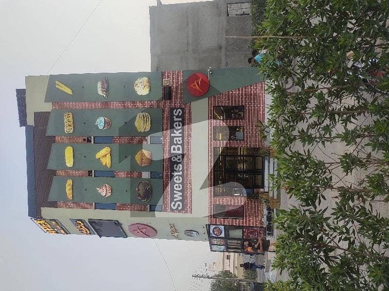 MAIN BULEWARD FACING MODEL TOWN COMMERCIAL MAIN BULEWARD FACING MODEL TOWN COMMERCIAL