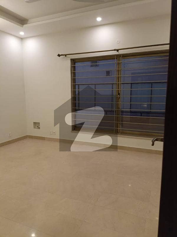 UPPER PORTION FOR RENT E-11/3