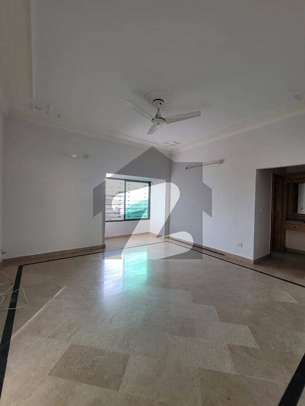 UPPER PORTION FOR RENT IN E-11 NPF UPPER PORTION FOR RENT IN E-11 NPF