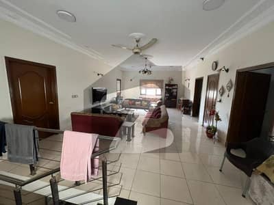 Chance Deal 300 yard Well Maintained Bungalow For Sale In DHA Phase 7 Karachi