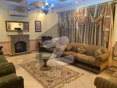 ڈی ایچ اے فیز 4 - بلاک ڈبل ایچ فیز 4,ڈیفنس (ڈی ایچ اے),لاہور میں 5 کمروں کا 1 کنال مکان 7.5 کروڑ میں برائے فروخت۔