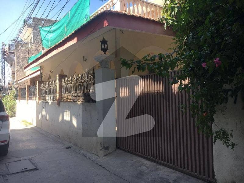 شمس آباد راولپنڈی میں 6 کمروں کا 18 مرلہ مکان 8.0 کروڑ میں برائے فروخت۔ شمس آباد راولپنڈی میں 6 کمروں کا 18 مرلہ مکان 8.0 کروڑ میں برائے فروخت۔