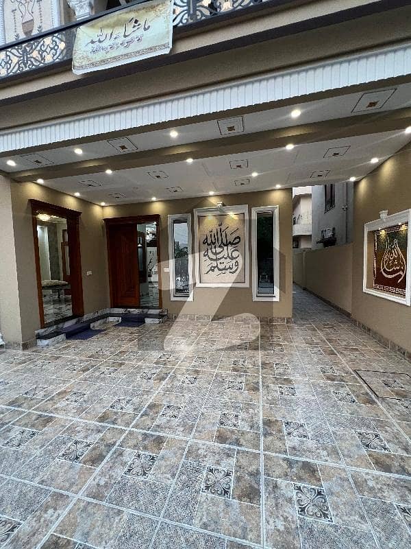 یو ای ٹی ہاؤسنگ سوسائٹی لاہور میں 5 کمروں کا 10 مرلہ مکان 3.1 کروڑ میں برائے فروخت۔ یو ای ٹی ہاؤسنگ سوسائٹی لاہور میں 5 کمروں کا 10 مرلہ مکان 3.1 کروڑ میں برائے فروخت۔