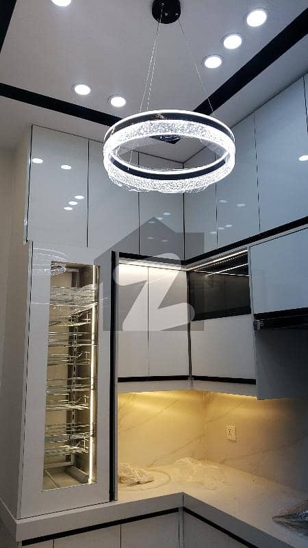 بحریہ ٹاؤن ۔ بلاک سی سی بحریہ ٹاؤن سیکٹرڈی,بحریہ ٹاؤن,لاہور میں 5 کمروں کا 10 مرلہ مکان 1.15 لاکھ میں کرایہ پر دستیاب ہے۔