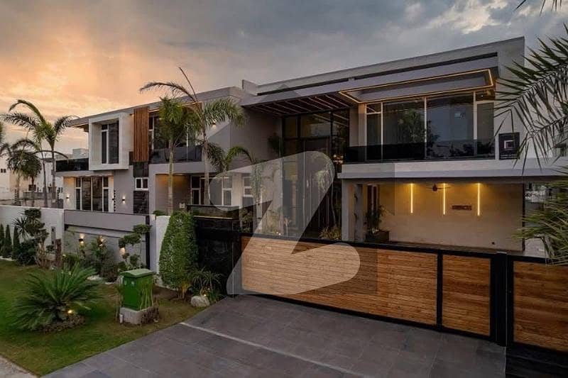 2 Kanal Luxury House Facing Park Up For Sale In Phase 6 K Block