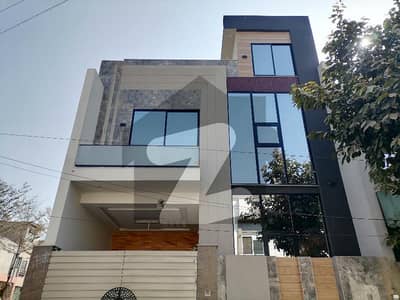 Prime Location 3 Marla Spacious House Available In Four Season Housing For sale