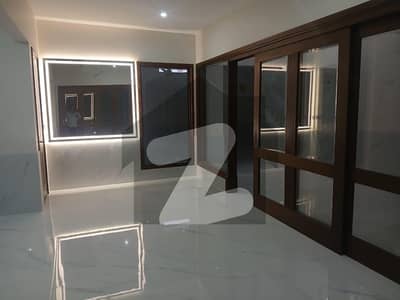 ڈی ایچ اے فیز 8 ڈی ایچ اے ڈیفینس,کراچی میں 7 کمروں کا 1 کنال مکان 18.0 کروڑ میں برائے فروخت۔