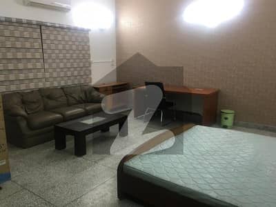 DHA Phase 5 800 Square Yards House Up For Rent