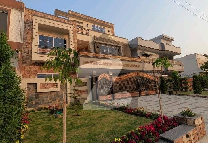 A 356 Square Yards House Located In G-13/3 Is Available For sale A 356 Square Yards House Located In G-13/3 Is Available For sale