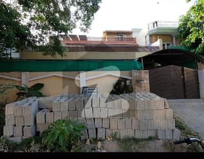 جی ۔ 10 اسلام آباد میں 7 کمروں کا 14 مرلہ مکان 12.0 کروڑ میں برائے فروخت۔