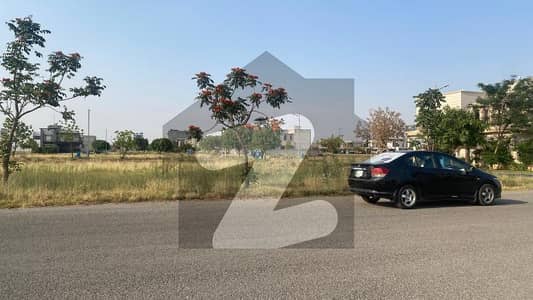 ڈی ایچ اے فیز 7 - بلاک وائے فیز 7,ڈیفنس (ڈی ایچ اے),لاہور میں 1 کنال رہائشی پلاٹ 3.25 کروڑ میں برائے فروخت۔ ڈی ایچ اے فیز 7 - بلاک وائے فیز 7,ڈیفنس (ڈی ایچ اے),لاہور میں 1 کنال رہائشی پلاٹ 3.25 کروڑ میں برائے فروخت۔