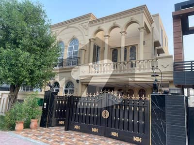 10 Marla Brand new House For Rent