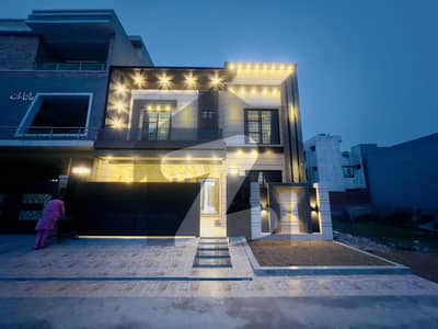 10 Marla Luxurious Modern Design House For Sale