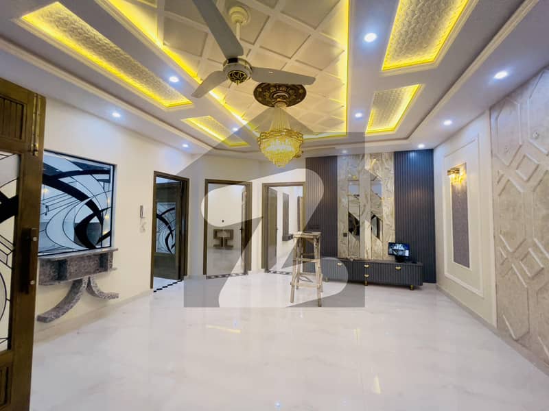 10 Marla Luxurious Modern Design House For Sale