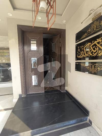 6 Marla House For Rent With Triple Story And 2 Cars Parking