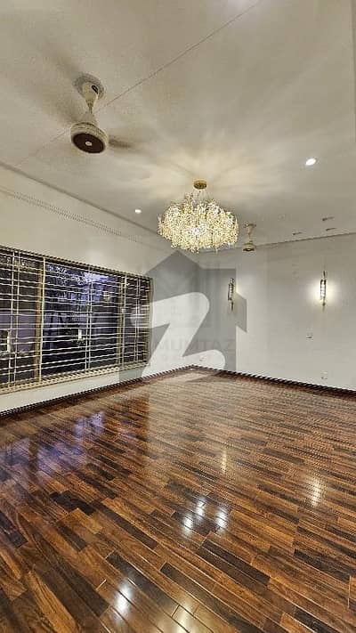 Defence 10 Marla Designer Bungalow Ideal Location Reasonable Price