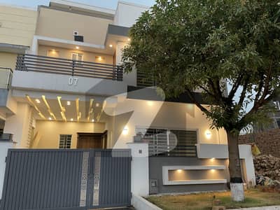 Front Park Back 3 Marla Lawn Designer House for Slae