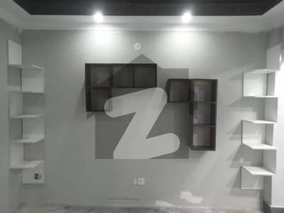 پی آئی اے مین بلیوارڈ لاہور میں 4 مرلہ Studio دفتر 75.0 ہزار میں کرایہ پر دستیاب ہے۔